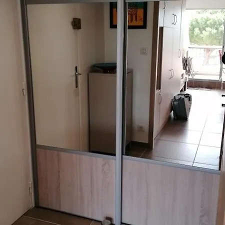 Refait Avec Piscine Et Clim, Proche Et Commerces - Fr-1-731-81 *